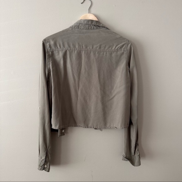 thread & supply soft button down cropped shirt - Picture 4 of 6
